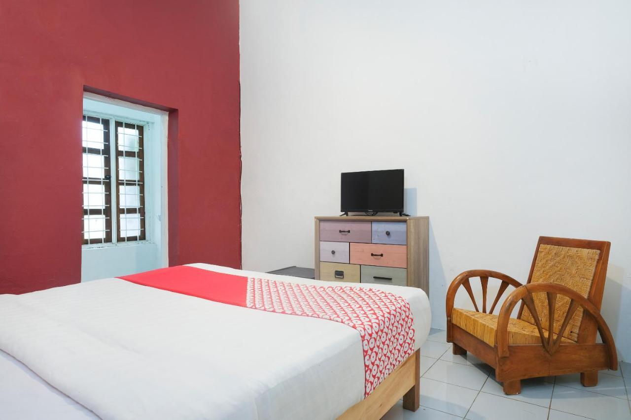 Hotel Oyo 287 Rumah Eyang Near Rsud Kota Yogyakarta Exterior foto