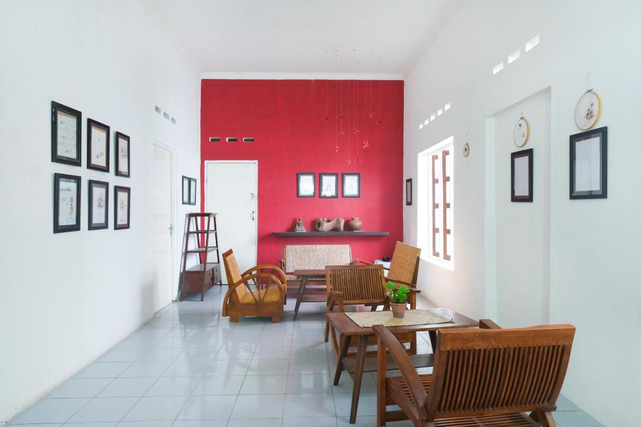 Hotel Oyo 287 Rumah Eyang Near Rsud Kota Yogyakarta Exterior foto