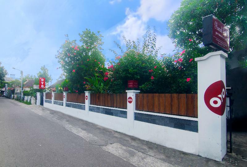 Hotel Oyo 287 Rumah Eyang Near Rsud Kota Yogyakarta Exterior foto
